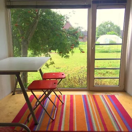 Aan De Dijk In *